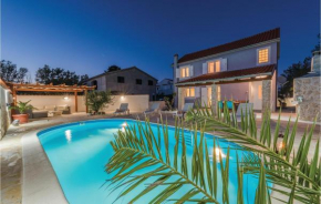 Lovely Home In Privlaka-Sabunike